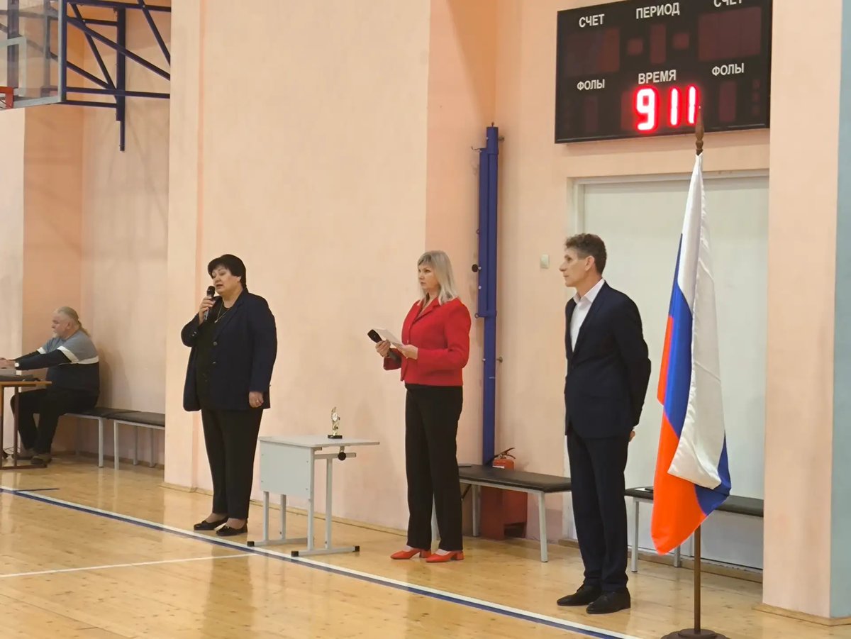 Понедельник 22 декабря в гимназии начинается с традиционной торжественной линейки